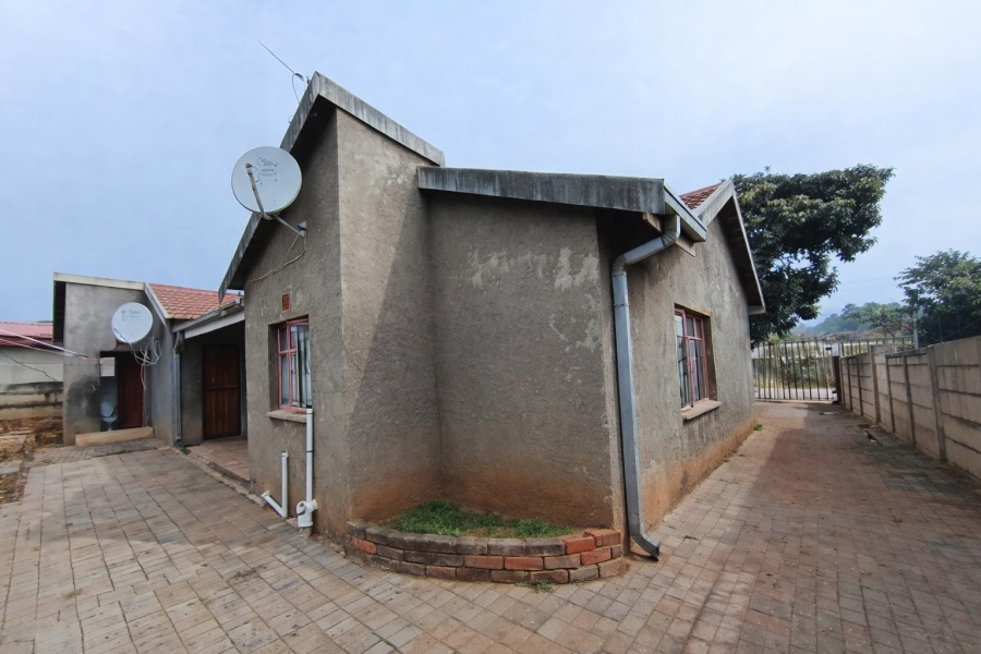 3 Bedroom Property for Sale in Phuthaditjhaba Free State
